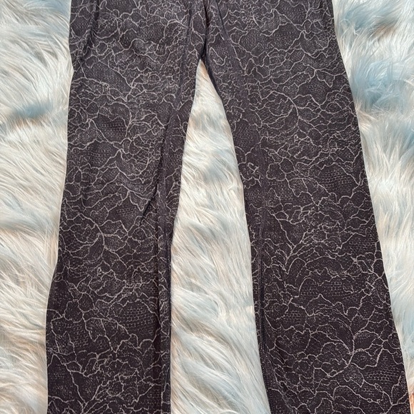 Lululemon Nulu Align Pant II in Lacescape Dark Cast Black sz 2 - Picture 5 of 9